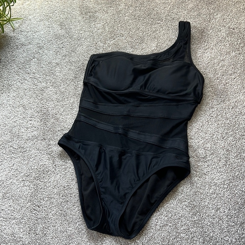One shoulder Shade & Shore swimsuit